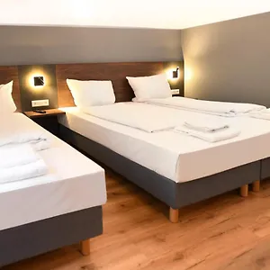2* Hotel Apadana Frankfurt